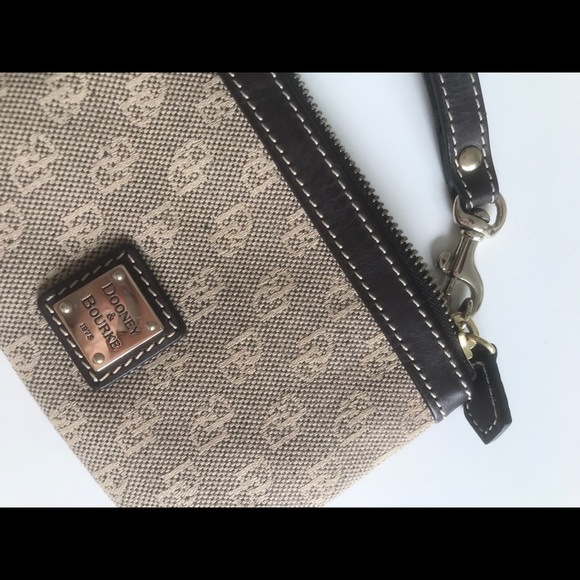Dooney and Bourke monogrammed wristlet - Picture 5 of 5